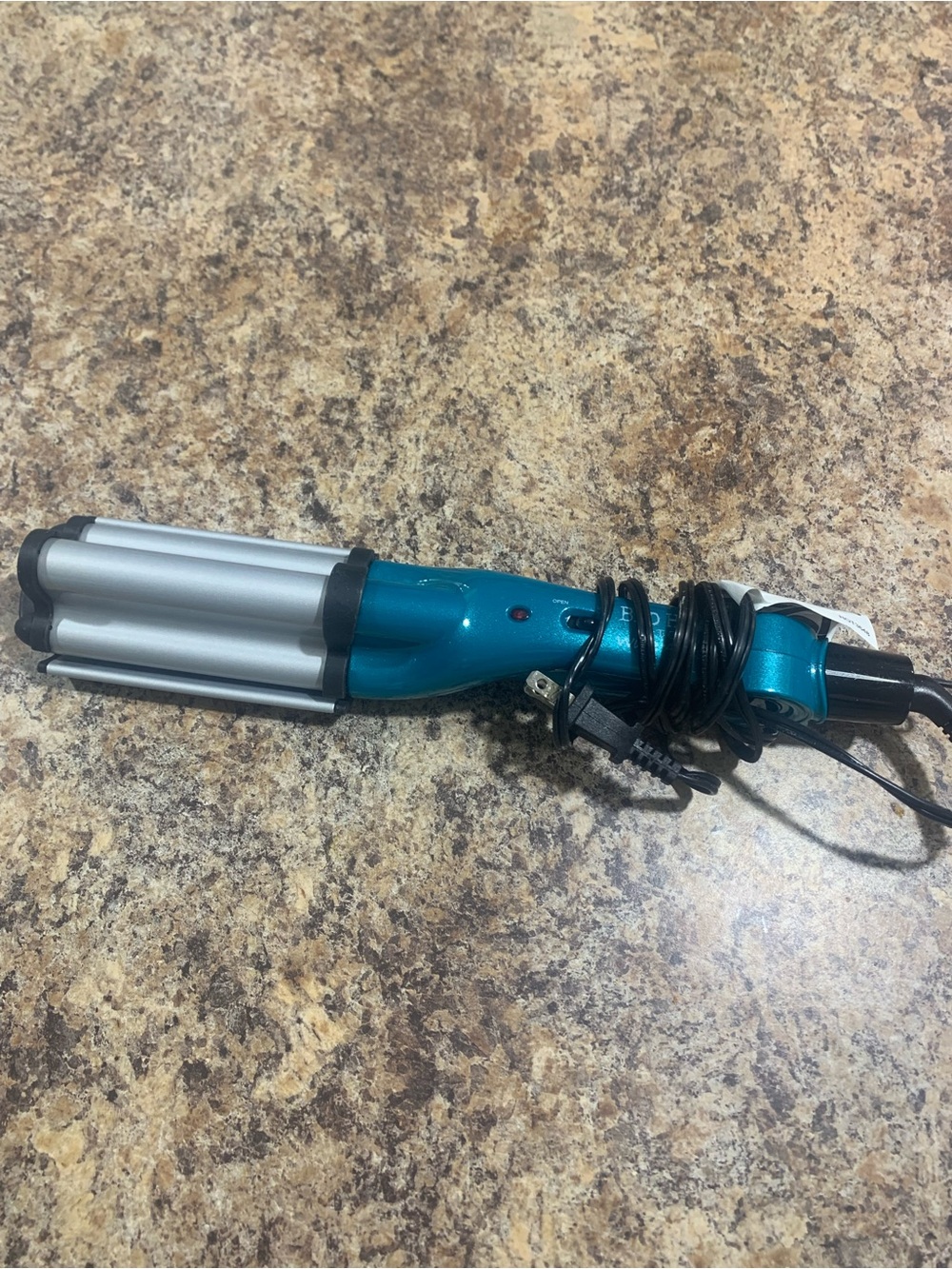 BedHead Teal Wave Waver Hair Styling Iron